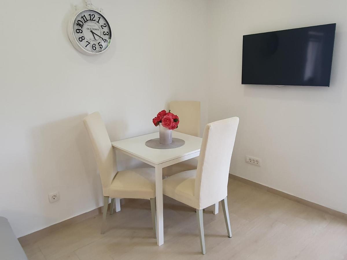 Apartmani Melanie Poreč Buitenkant foto