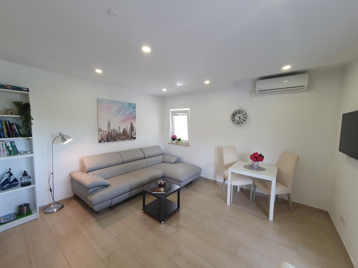 Apartmani Melanie Poreč Buitenkant foto
