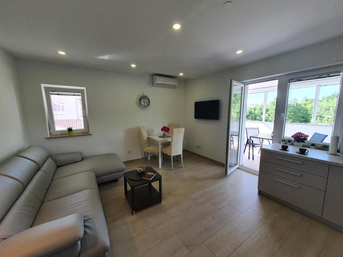 Apartmani Melanie Poreč Buitenkant foto